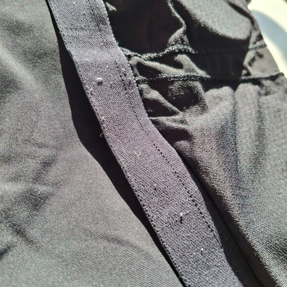 Lululemon Tank Top with built in bra - Picture 6 of 6